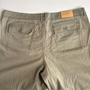 L.L.Bean Cargo Pants Womens 18 Reg Olive Green Stretch Hiking Gorpcore